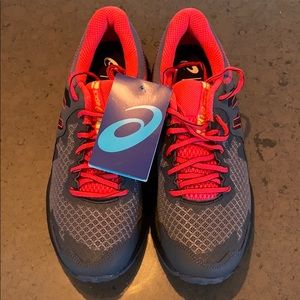 NWT women’s ASICS Gel Sonoma 4 trail sneakers.